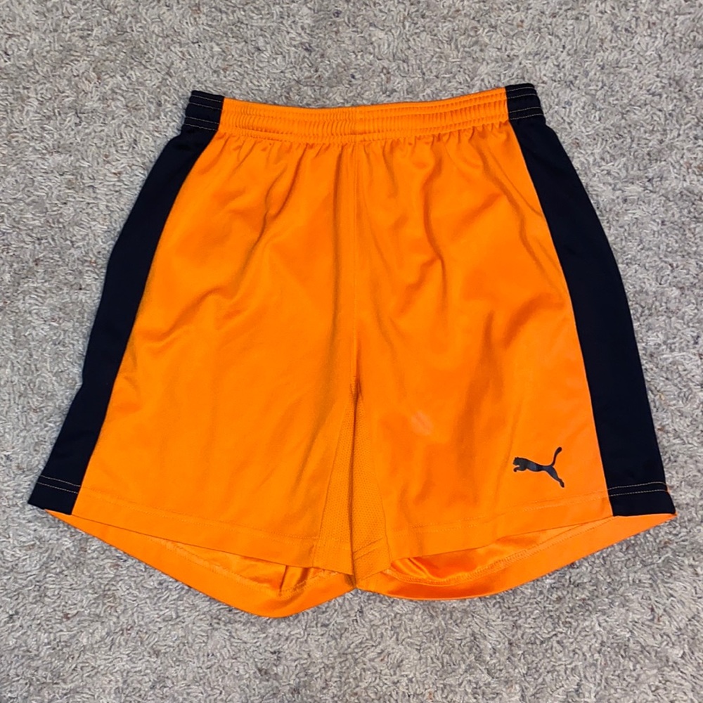 PUMA SMALL ORANGE SHORTS
